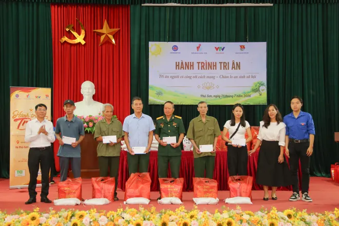 Tuổi trẻ lan tỏa tinh thần sẻ chia và trách nhiệm với cộng đồng - Ảnh 16.