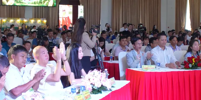 Đấu giá sầu riêng công khai - Bước chuyển mới trong sản xuất nông nghiệp ở Đắk Lắk- Ảnh 5. Đấu giá sầu riêng công khai - Bước chuyển mới trong sản xuất nông nghiệp ở Đắk Lắk- Ảnh 5.