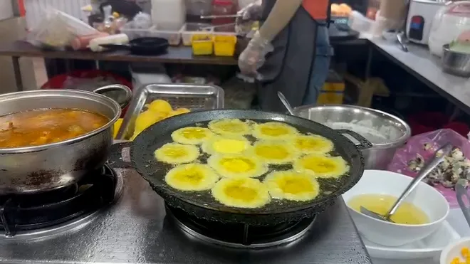 Chợ đêm Sơn Trà – Điểm hẹn văn hóa, du lịch và nhịp sống về đêm của Đà Nẵng- Ảnh 10. Chợ đêm Sơn Trà – Điểm hẹn văn hóa, du lịch và nhịp sống về đêm của Đà Nẵng- Ảnh 10.