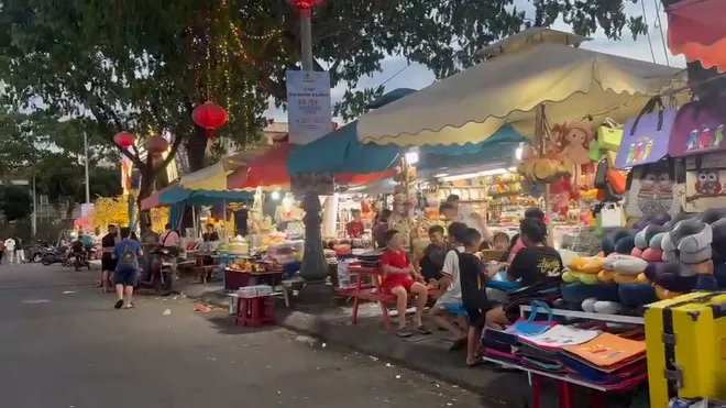 Chợ đêm Sơn Trà – Điểm hẹn văn hóa, du lịch và nhịp sống về đêm của Đà Nẵng- Ảnh 16. Chợ đêm Sơn Trà – Điểm hẹn văn hóa, du lịch và nhịp sống về đêm của Đà Nẵng- Ảnh 16.