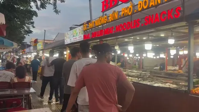 Chợ đêm Sơn Trà – Điểm hẹn văn hóa, du lịch và nhịp sống về đêm của Đà Nẵng- Ảnh 7. Chợ đêm Sơn Trà – Điểm hẹn văn hóa, du lịch và nhịp sống về đêm của Đà Nẵng- Ảnh 7.