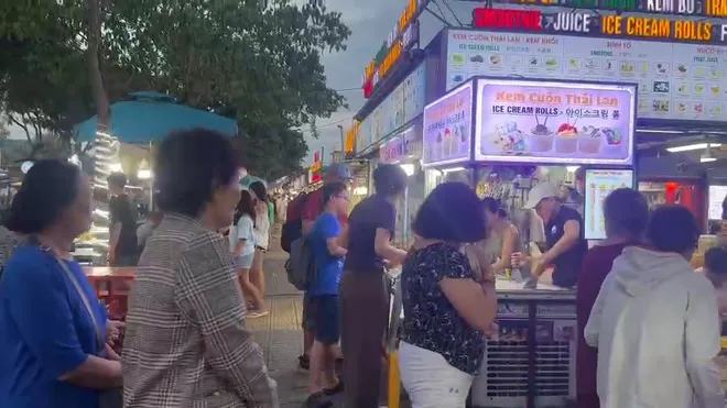 Chợ đêm Sơn Trà – Điểm hẹn văn hóa, du lịch và nhịp sống về đêm của Đà Nẵng- Ảnh 6. Chợ đêm Sơn Trà – Điểm hẹn văn hóa, du lịch và nhịp sống về đêm của Đà Nẵng- Ảnh 6.