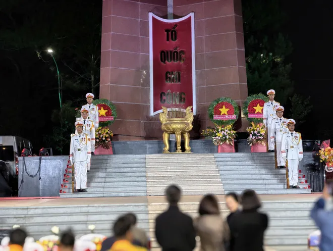 "Trường Sơn Đ&ocirc;ng gọi Trường Sơn T&acirc;y": Bản h&ugrave;ng ca tri &acirc;n rực s&aacute;ng giữa đại ng&agrave;n L&acirc;m Đồng- Ảnh 15.