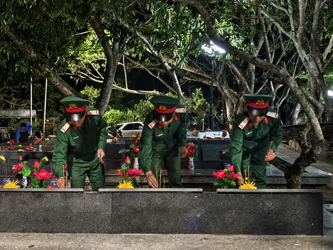 "Trường Sơn Đ&ocirc;ng gọi Trường Sơn T&acirc;y": Bản h&ugrave;ng ca tri &acirc;n rực s&aacute;ng giữa đại ng&agrave;n L&acirc;m Đồng- Ảnh 7.