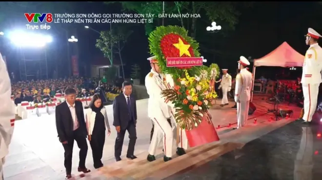 "Trường Sơn Đ&ocirc;ng gọi Trường Sơn T&acirc;y": Bản h&ugrave;ng ca tri &acirc;n rực s&aacute;ng giữa đại ng&agrave;n L&acirc;m Đồng- Ảnh 1.
