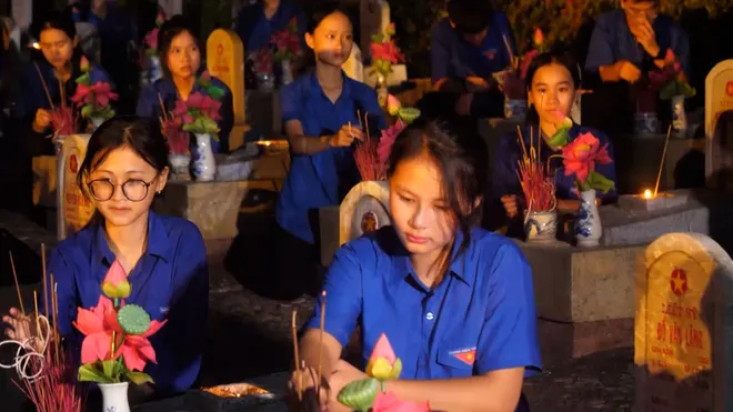 Ngọn nến tri &acirc;n tiếp nối mạch nguồn y&ecirc;u nước tại Quảng Trị- Ảnh 7.