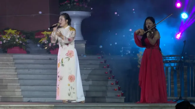 "Trường Sơn Đ&ocirc;ng gọi Trường Sơn T&acirc;y": Bản h&ugrave;ng ca tri &acirc;n rực s&aacute;ng giữa đại ng&agrave;n L&acirc;m Đồng- Ảnh 11.