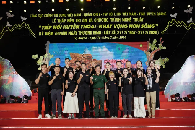H&agrave;nh tr&igrave;nh vẽ lại ch&acirc;n dung của một thế hệ anh h&ugrave;ng- Ảnh 1.