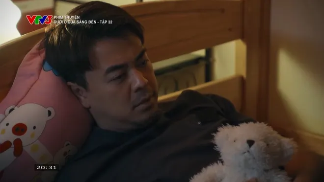 Dưới ô cửa sáng đèn - Tập 32: Diệu kiên trì 'thả thính' Sinh, Tài thành đôi với Nguyệt - Ảnh 8.