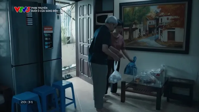 Dưới ô cửa sáng đèn - Tập 32: Diệu kiên trì 'thả thính' Sinh, Tài thành đôi với Nguyệt - Ảnh 7.