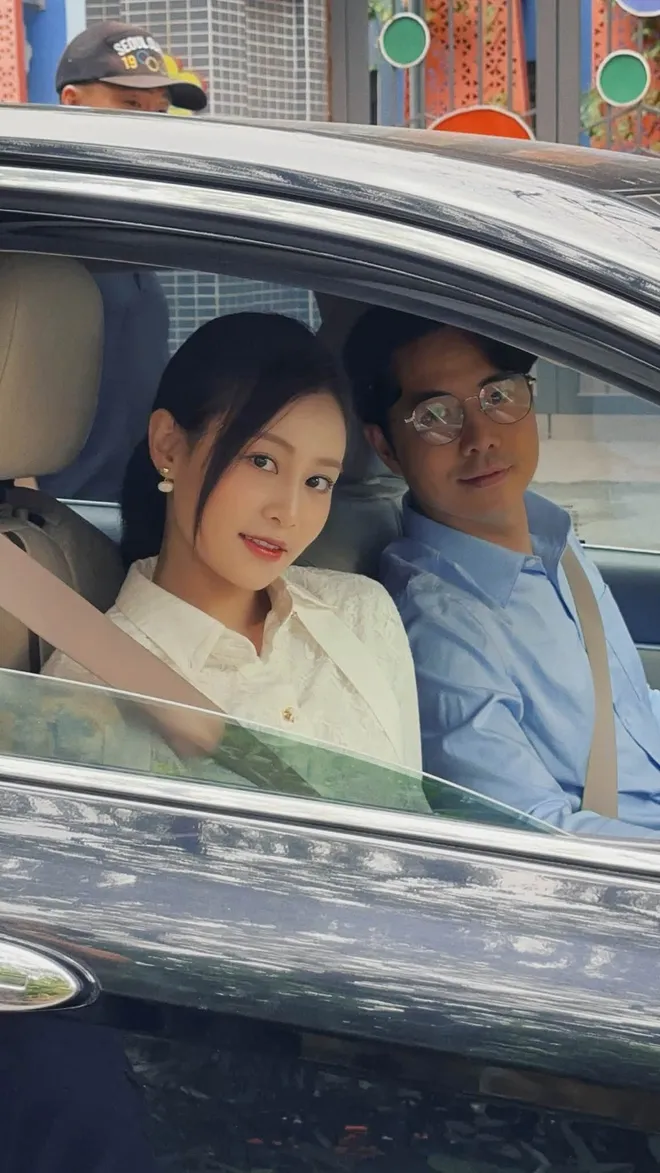 Dưới ô cửa sáng đèn: Diệu xinh đẹp bên 3 mỹ nam ở hậu trường phim - Ảnh 14.