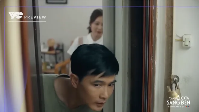 Dưới &ocirc; cửa s&aacute;ng đ&egrave;n - Tập cuối: &Ocirc;ng Đăng bắt gặp Diệu v&agrave; Sinh ngọt ng&agrave;o - Ảnh 5.