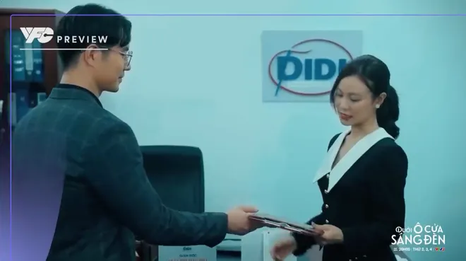 Dưới &ocirc; cửa s&aacute;ng đ&egrave;n - Tập cuối: &Ocirc;ng Đăng bắt gặp Diệu v&agrave; Sinh ngọt ng&agrave;o - Ảnh 8.