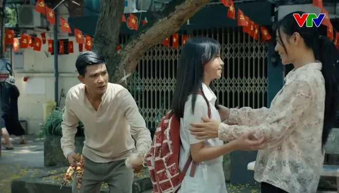 Dưới ô cửa sáng đèn - Tập cuối: Sinh cứu mạng Diệu trong lúc nguy cấp- Ảnh 28.