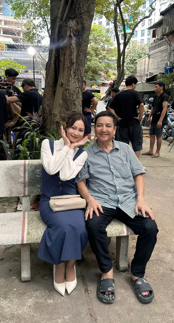 Loạt ảnh gây thương nhớ ở hậu trường Dưới ô cửa sáng đèn- Ảnh 6.