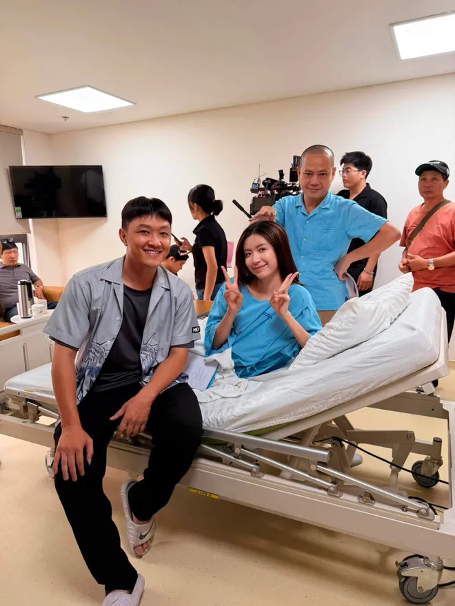 Loạt ảnh gây thương nhớ ở hậu trường Dưới ô cửa sáng đèn- Ảnh 21.