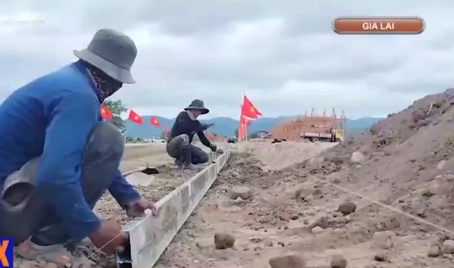 Gia Lai: Nỗ lực di dời người d&acirc;n ra khỏi v&ugrave;ng xung yếu- Ảnh 3.