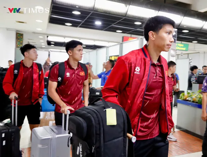 ĐT Việt Nam đến Indonesia trong sự chào đón nồng hậu, sẵn sàng cho trận "chung kết sớm" ASEAN Cup 2026- Ảnh 4. ĐT Việt Nam đến Indonesia trong sự chào đón nồng hậu, sẵn sàng cho trận "chung kết sớm" ASEAN Cup 2026- Ảnh 4.