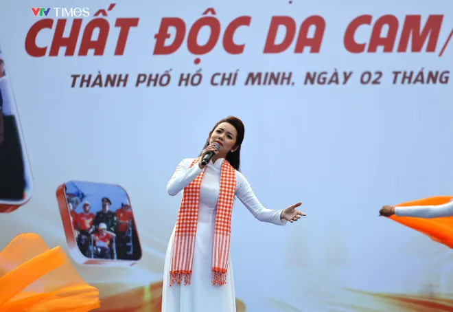 TP Hồ Chí Minh: 5.000 người đồng hành đi bộ "Vì nạn nhân chất độc da cam"- Ảnh 3.