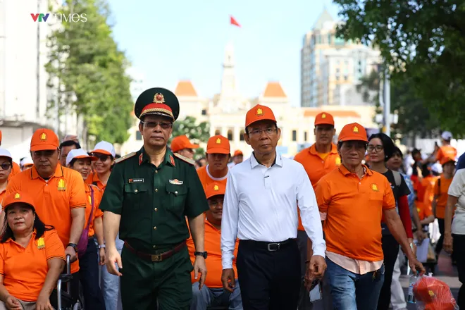 TP Hồ Chí Minh: 5.000 người đồng hành đi bộ "Vì nạn nhân chất độc da cam"- Ảnh 6.