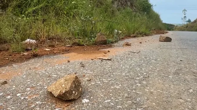 Cảnh b&aacute;o t&igrave;nh trạng sạt lở trước m&ugrave;a mưa b&atilde;o ở khu vực miền n&uacute;i H&agrave; Tĩnh- Ảnh 2.