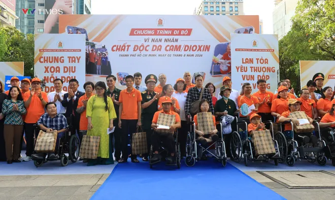 TP Hồ Chí Minh: 5.000 người đồng hành đi bộ "Vì nạn nhân chất độc da cam"- Ảnh 4.