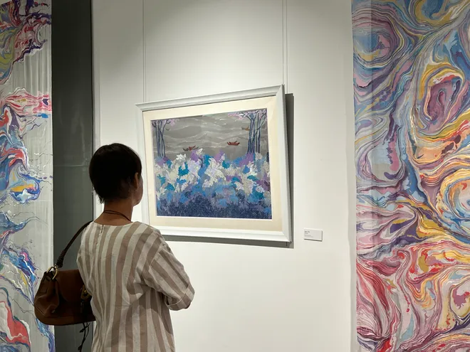 Triển lãm "Layers of Belonging": Nơi giấy và nước kể chuyện "sự thuộc về"- Ảnh 3.