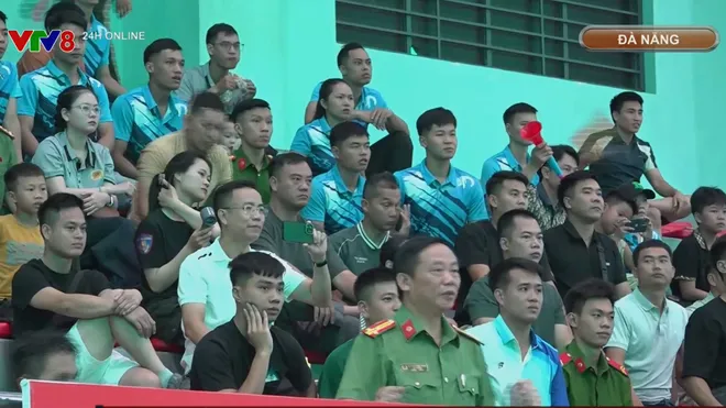 Đối kháng võ gậy tạo khí thế rực lửa tại Hội thao Công an nhân dân- Ảnh 5. Đối kháng võ gậy tạo khí thế rực lửa tại Hội thao Công an nhân dân- Ảnh 5.