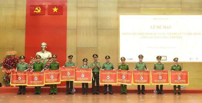 Hội thao C&ocirc;ng an nh&acirc;n d&acirc;n 2026: Biểu dương
sức mạnh tinh nhuệ, đ&aacute;p ứng y&ecirc;u cầu nhiệm vụ
trong t&igrave;nh h&igrave;nh mới- Ảnh 10.