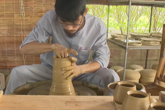 Bảo tồn gốm Phước Tích: Giữ lửa di sản trăm năm bên dòng Ô Lâu- Ảnh 4. Bảo tồn gốm Phước Tích: Giữ lửa di sản trăm năm bên dòng Ô Lâu- Ảnh 4.