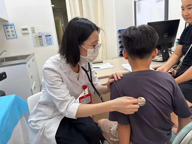 Gần 1 tỷ đồng dự kiến hỗ trợ trẻ khó khăn mắc tim bẩm sinh tại Hưng Yên - Ảnh 8.