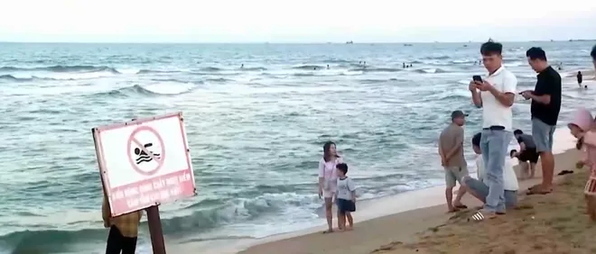 Không thể chủ quan với an toàn tắm biển- Ảnh 5. Không thể chủ quan với an toàn tắm biển- Ảnh 5.