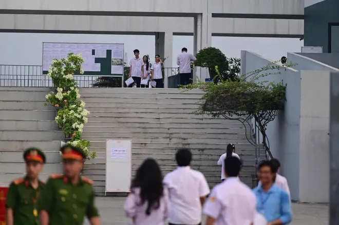 Hơn 300 thí sinh Tuyên Quang bước vào Kỳ thi lại tốt nghiệp THPT năm 2026 - Ảnh 5.