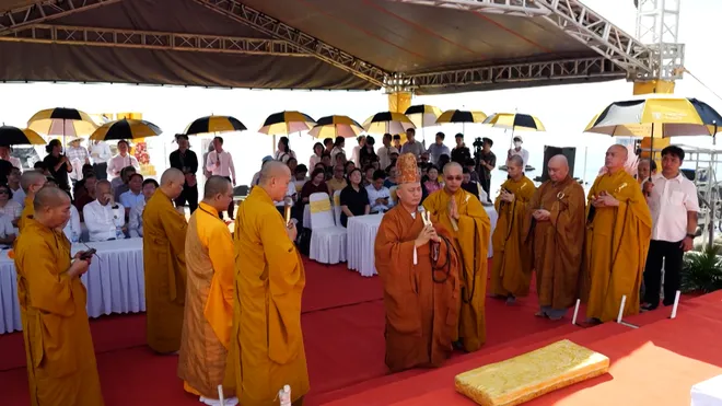 Gìn giữ văn hóa, kiến tạo dân sinh: Trang nghiêm Lễ Nghinh thỉnh Phật đài Nam Ô- Ảnh 3. Gìn giữ văn hóa, kiến tạo dân sinh: Trang nghiêm Lễ Nghinh thỉnh Phật đài Nam Ô- Ảnh 3.