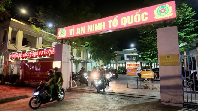 45 ngày đêm làm sạch địa bàn ma túy: Quyết liệt từ cơ sở, đồng lòng từ Nhân dân- Ảnh 3. 45 ngày đêm làm sạch địa bàn ma túy: Quyết liệt từ cơ sở, đồng lòng từ Nhân dân- Ảnh 3.