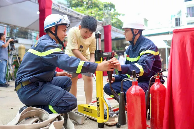 Hà Nội: Ra mắt Trung tâm trải nghiệm cộng đồng PCCC - Ảnh 2.