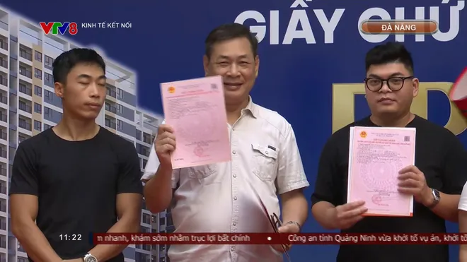 FPT PLAZA 3 bàn giao giấy chứng nhận quyền sở hữu căn hộ đầu tiên cho cư dân- Ảnh 2. FPT PLAZA 3 bàn giao giấy chứng nhận quyền sở hữu căn hộ đầu tiên cho cư dân- Ảnh 2.