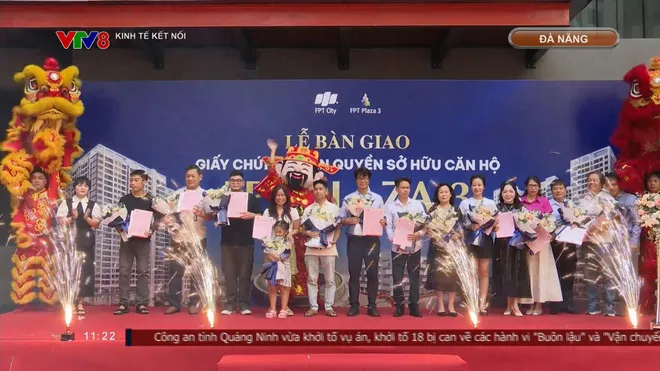 FPT PLAZA 3 bàn giao giấy chứng nhận quyền sở hữu căn hộ đầu tiên cho cư dân- Ảnh 1. FPT PLAZA 3 bàn giao giấy chứng nhận quyền sở hữu căn hộ đầu tiên cho cư dân- Ảnh 1.