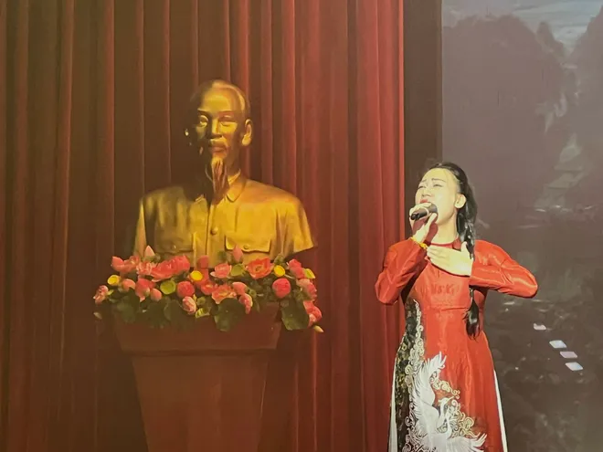Hà Nội: Sinh hoạt chính trị qua chương trình nghệ thuật "Bác Hồ - hai tiếng thiêng liêng" - Ảnh 5.