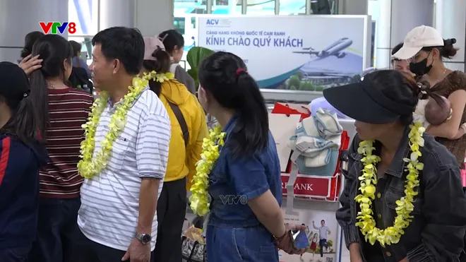 Chuyến bay đầu tiên Đồng Hới - Cam Ranh chính thức khai thác- Ảnh 7. Chuyến bay đầu tiên Đồng Hới - Cam Ranh chính thức khai thác- Ảnh 7.