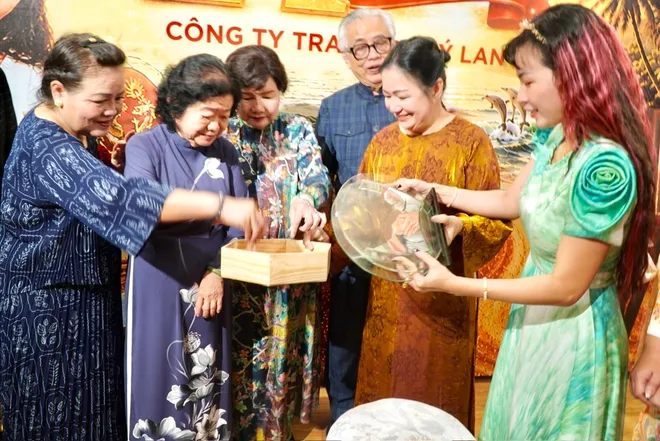 24 năm giữ hồn tranh cát- Ảnh 7.