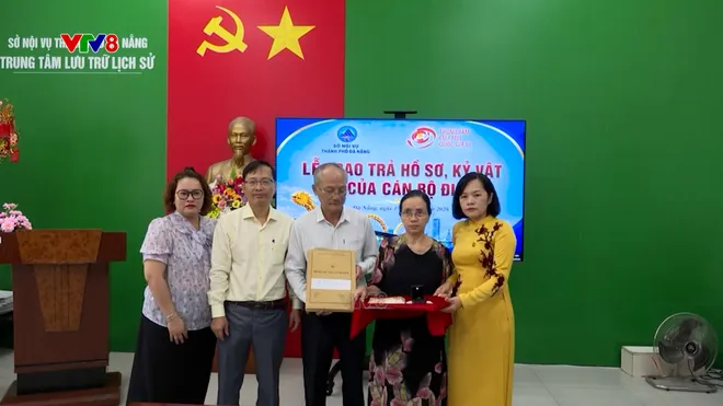 Lễ trao trả hồ sơ, kỷ vật cán bộ đi B cho thân nhân tại Đà Nẵng- Ảnh 3. Lễ trao trả hồ sơ, kỷ vật cán bộ đi B cho thân nhân tại Đà Nẵng- Ảnh 3.