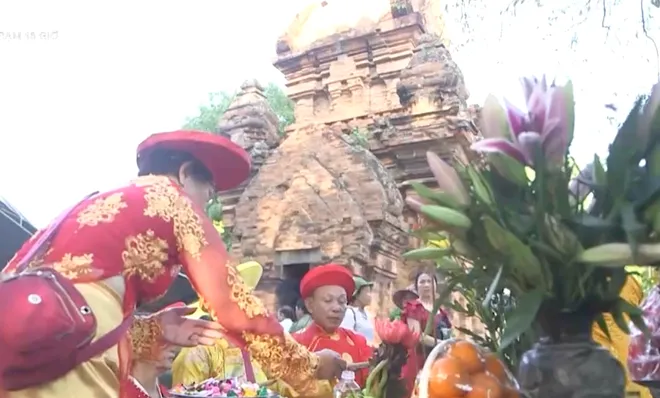 Kh&aacute;nh H&ograve;a ph&aacute;t huy gi&aacute; trị t&iacute;n ngưỡng thờ Mẫu Thi&ecirc;n Y A Na- Ảnh 8.