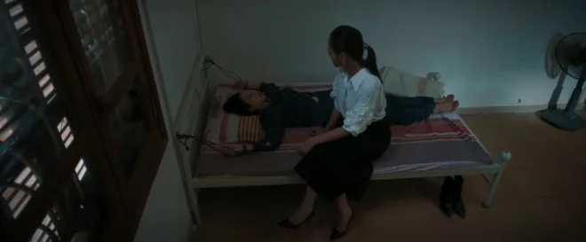 Lửa trắng - Tập 19: Thoát khỏi Viên vượn, Mai rơi vào bẫy của Lan, Lão Công tẩu thoát nhưng bị công an bắt tại nhà - Ảnh 1.