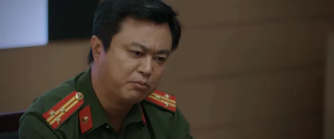 Lửa trắng - Tập 20: Tân lộ mặt là nội gián của Santana, Mai vừa trốn được đã bị Lan chặn lại - Ảnh 13.