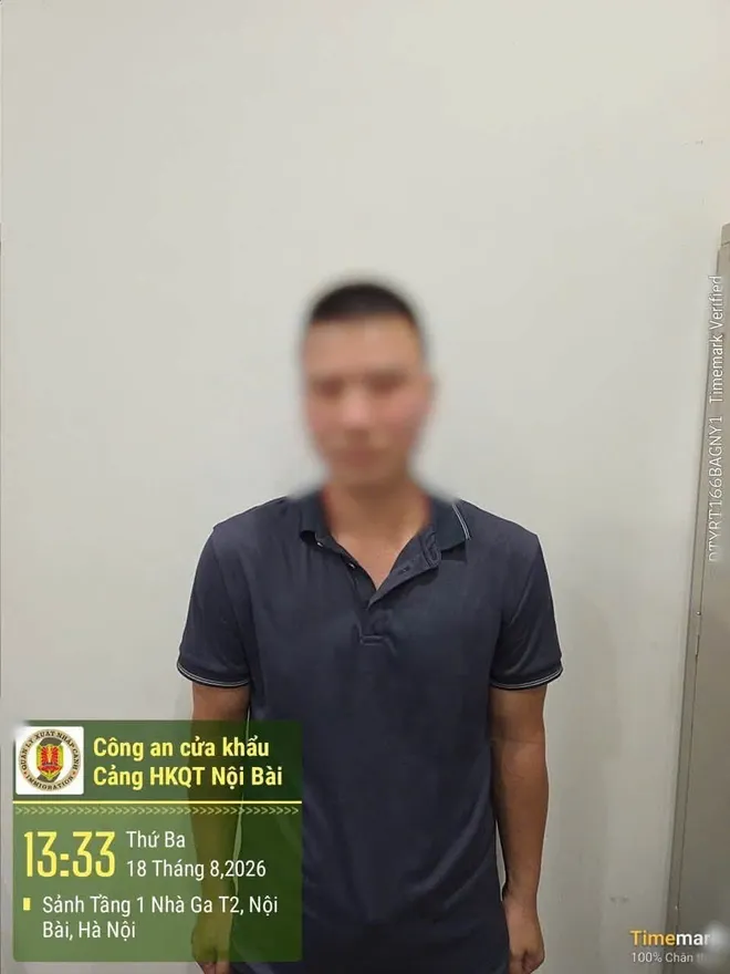 Kiên quyết xử lý “cò mồi” chèo kéo hành khách tại sân bay Nội Bài - Ảnh 4.