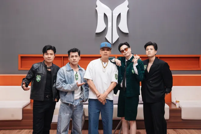 Vòng xoay ngựa gỗ và những chuyến đi về miền ký ức tuổi thơ của các Anh tài - Ảnh 6.