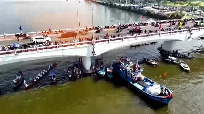 Dấu ấn Giải đua thuyền truyền thống thành phố Đà Nẵng năm 2026- Ảnh 8. Dấu ấn Giải đua thuyền truyền thống thành phố Đà Nẵng năm 2026- Ảnh 8.