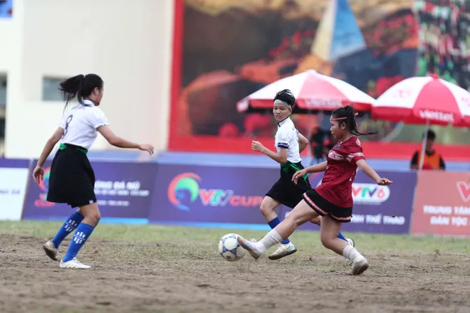 Đak Đoa thắng đậm Nghĩa Lộ, giành vé vào bán kết VTV Cup 2026 - Ảnh 6.