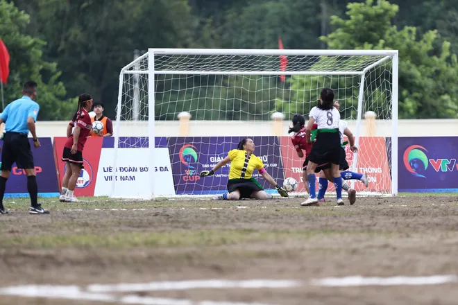 Đak Đoa thắng đậm Nghĩa Lộ, giành vé vào bán kết VTV Cup 2026 - Ảnh 2.